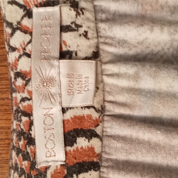 Boston Proper snakeskin print with sequins and beads in neckline S - Picture 5 of 8